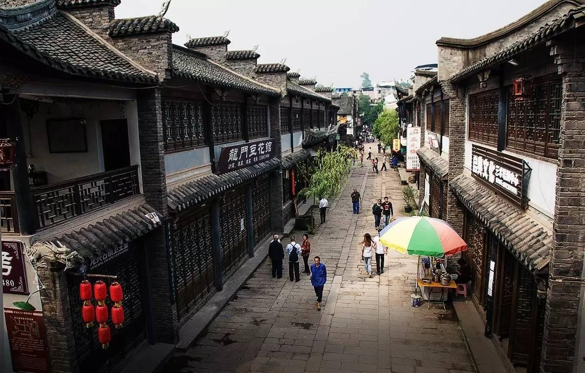 逃离大犀牛出没地